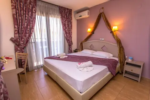 Thalassies Nouveau in Λιμενάρια — foto 11
