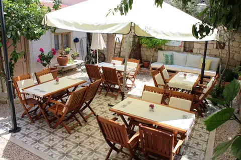 Lilyum Alaçati-Tas Ev in Cesme — foto 11