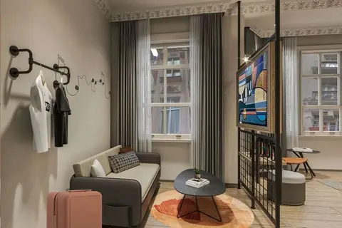 Moxy Istanbul Beyoglu in Beyoğlu — foto 12