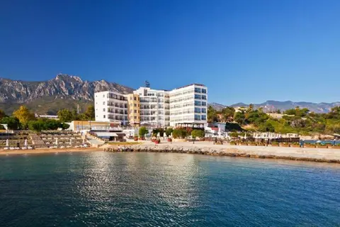 Ada Beach Hotel in Alsancak — foto 3