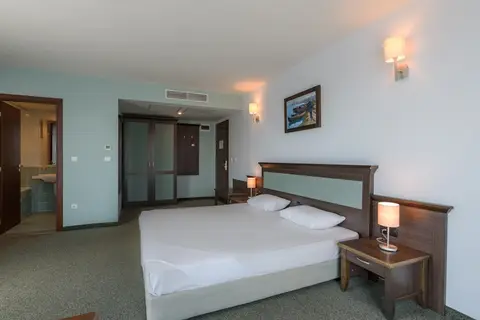 Lion Hotel Sunny Beach in Несебър — foto 2