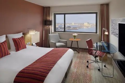 Mövenpick Hotel Amsterdam City Centre in Amsterdam — foto 7