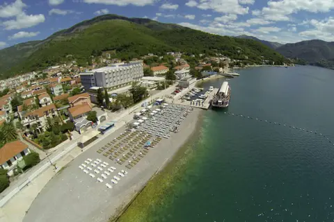 Carine Hotel Delfin in Bijela — foto 27