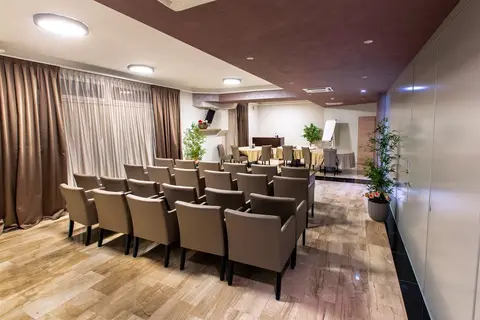 Royal Airport Hotel in Velika Gorica — foto 18