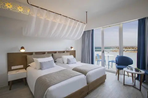 Lordos Beach Hotel in Larnaca — foto 27