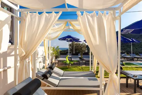 T Hotel Premium Suites in Vlichada, foto 27