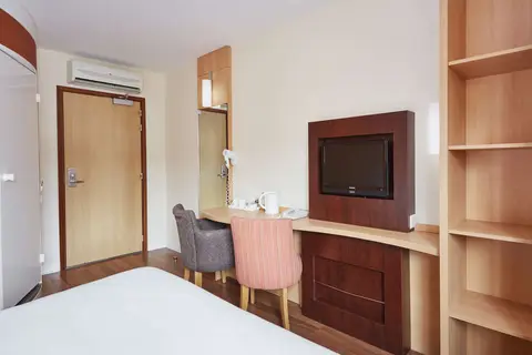 Ibis Belfast City Centre in Belfast — foto 18