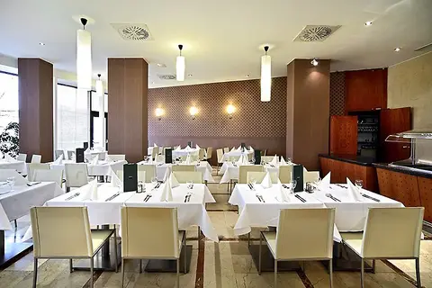 Occidental Praha in Praag — foto 18