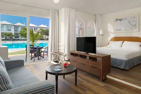 Fly & Go H10 Ocean Suites in La Oliva — foto 3