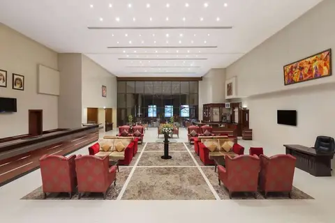 Ramada Hotel & Suites by Wyndham Ajman in عجمان — foto 9