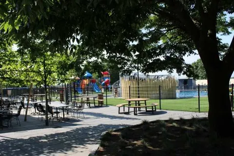 Recreatiepark Rhederlaagse Meren foto 4