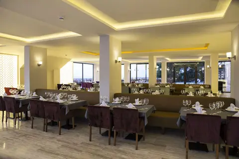 Altamare Hotel in Kuşadası — foto 8