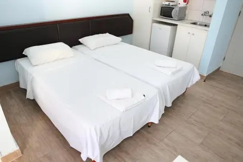 Antonis G Hotel in Oroklini — foto 7