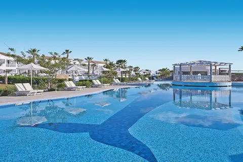 Sandy Beach & Villas in Δήμος Γεωργίου Καραϊσκάκη — foto 6