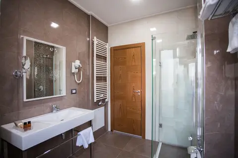 Hotel Colosseo Tirana in Tirana — foto 24