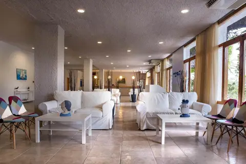 The Grove Seaside Hotel in Δημοτική Ενότητα Ασίνης — foto 27