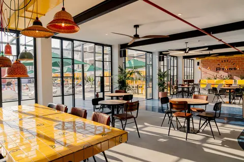 Ryans Lola's in Sant Antoni de Portmany — foto 29