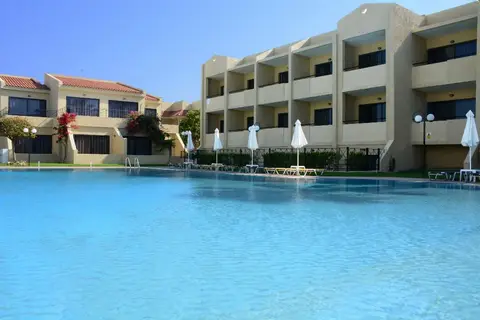 Summerland Hotel & Bungalows in Ιαλυσός — foto 18