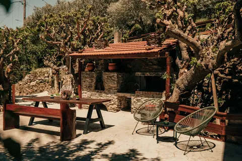 Ellafos Traditional Living in Περιβόλια — foto 3