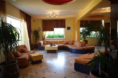 Hotel Pantheon in Βιολί Χαράκι — foto 10
