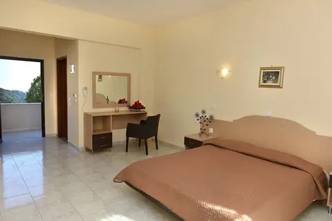 Santa Helena in Ιαλυσός — foto 29