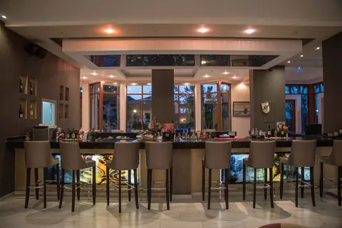 Alma Luxury Resort Hotel in Πέτρα — foto 23