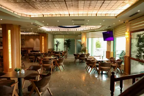 Univers Hotel in Elbasan — foto 18
