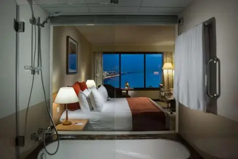 Crowne Plaza Muscat in السيب — foto 21