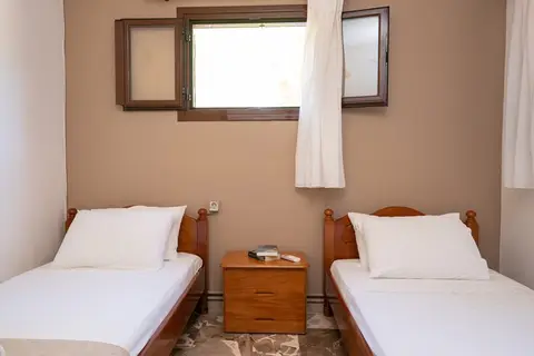 Karavados Beach Hotel in Καραβάδος — foto 14