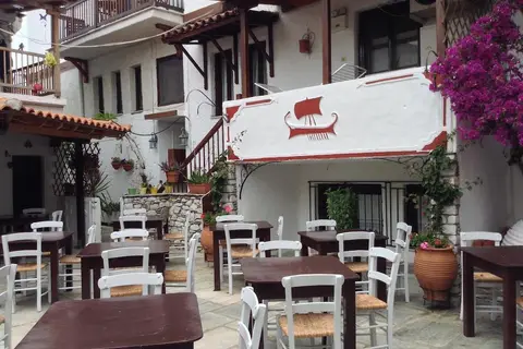 Mouria in Καλύβια — foto 7