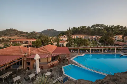 Alma Luxury Resort Hotel in Πέτρα — foto 6