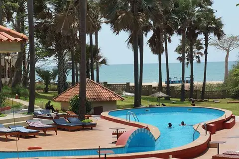 Lemon Creek Hotel Resort in Sukuta