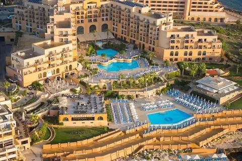 Corinthia Hotel St George's Bay, Malta in San Ġiljan — foto 3