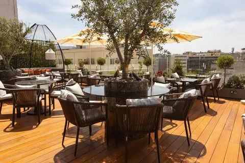 Adia Aluma Athens Curio Collection by Hilton in Athene — foto 8