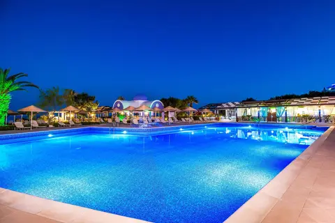 Pegasos Deluxe Beach Hotel in Φαληράκι — foto 19