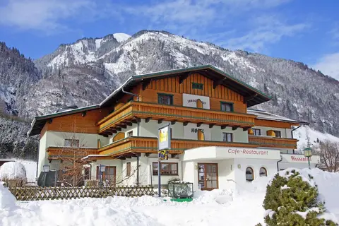 Hotel Wasserfall in Fusch Aan De Grossglockner Weg
