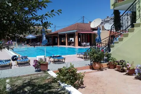 Amadeus Hawaii Studios & Apartments in Σιδάρι — foto 2