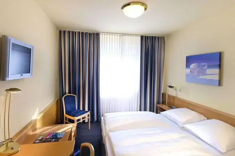 Tryp by Wyndham Lubeck Aquamarin Hotel in Lübeck — foto 17