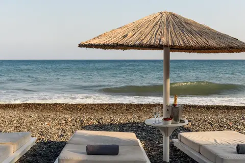 Alesahne Beach Hotel in Thira Municipal Unit — foto 3