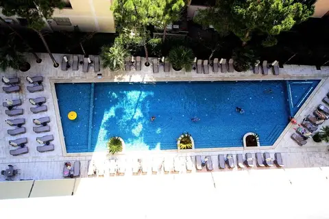 Durres Bay Hotel in Durrës