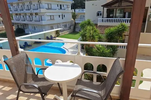 Perla Beach in Agia Marina — foto 22