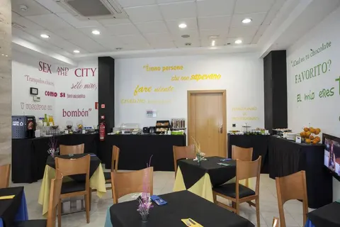 Hotel Casual Valencia del Cine in Valencia — foto 9