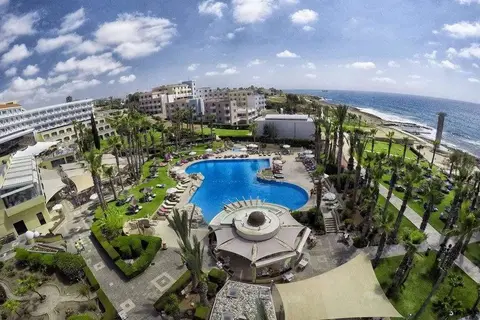 St. George Hotel Spa & Beach Resort in Hlorakas