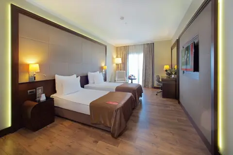 Ramada Hotel & Suites by Wyndham Istanbul Merter in Fatih — foto 22