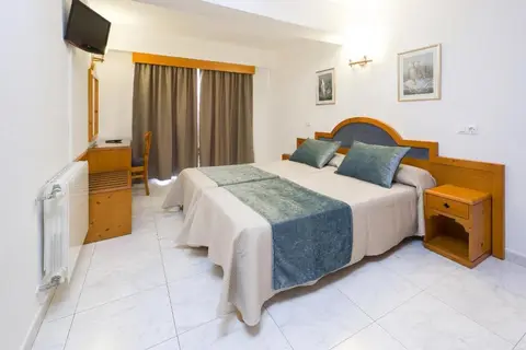 Hostal Mari in Sant Antoni de Portmany — foto 4