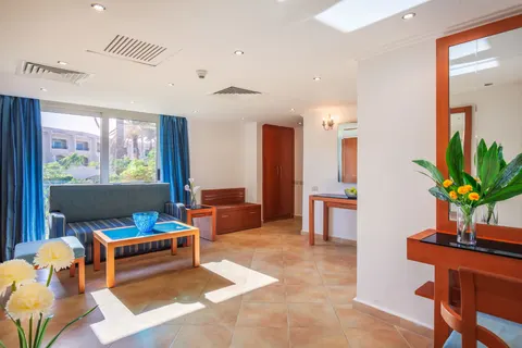 Cleopatra Luxury Resort in Xanadu Club Makadi Bay — foto 15