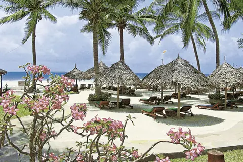 Pinewood Beach Resort & Spa in Kasemeni ward — foto 20