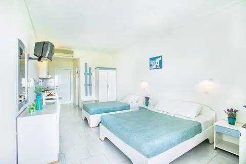 Xenios Port Marina Hotel in Πευκοχώρι — foto 26