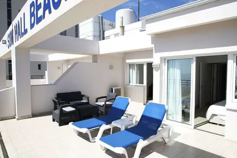Sun Hall Beach Hotel & Appartementen in Larnaca — foto 15