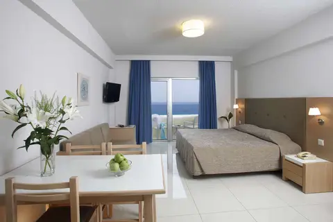 Sunrise Oasis in Παραλίμνι — foto 6